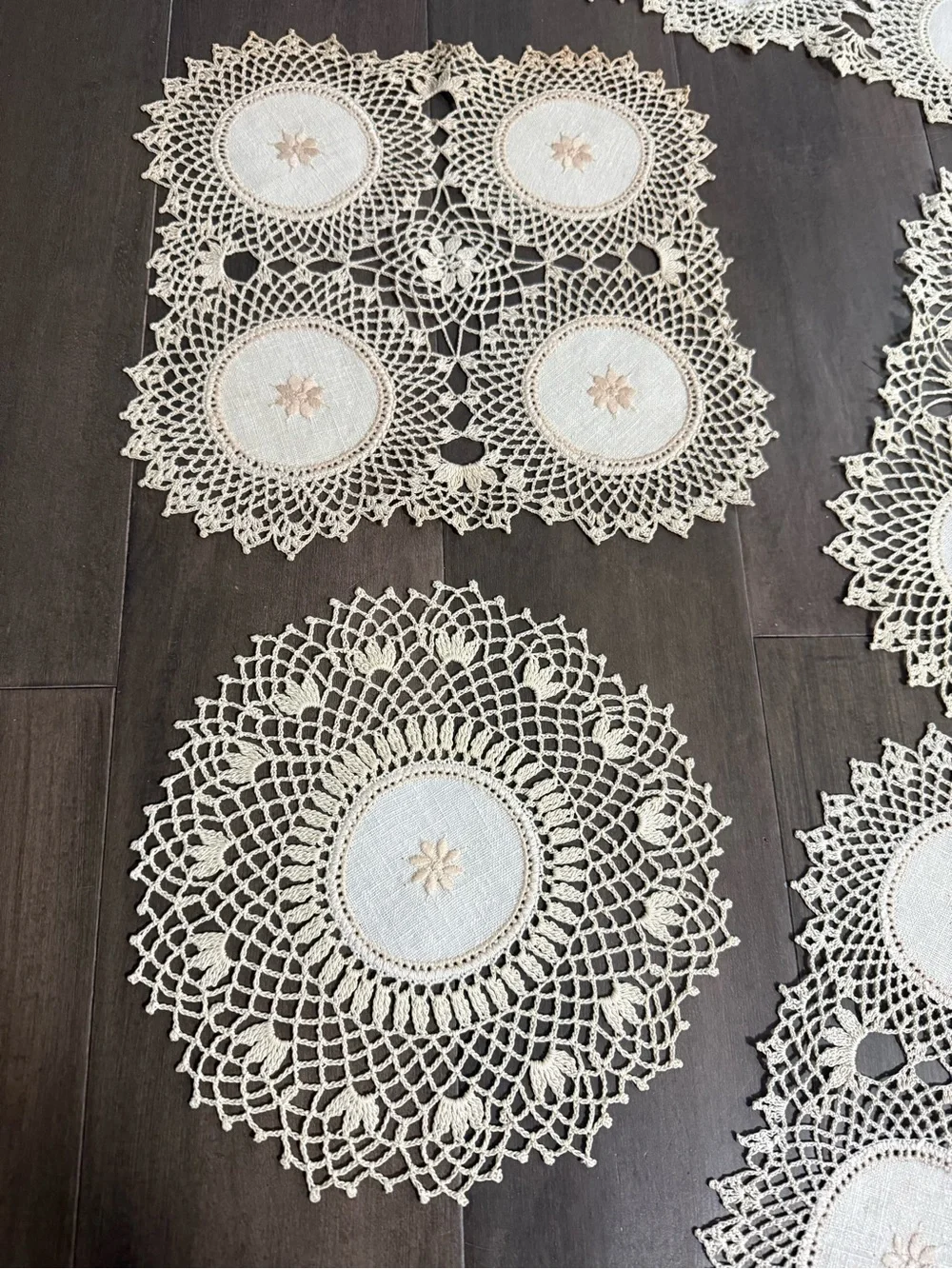 Vintage Handmade Cream Crochet Doily Table Runner, placemats & decorative rounds
